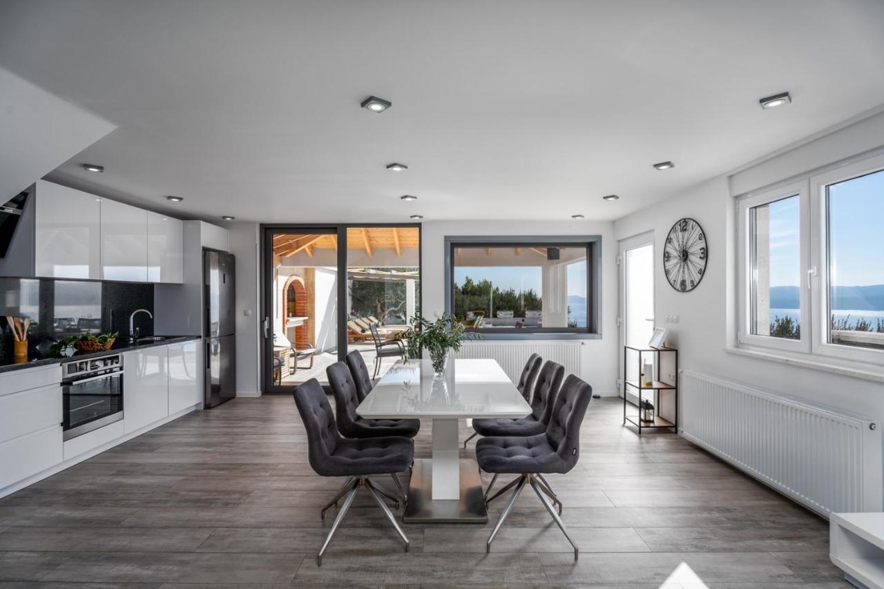 Villa Dream With Private Pool, 2 Bedrooms With En-Suite Bathrooms, Sea View Omiš Eksteriør billede