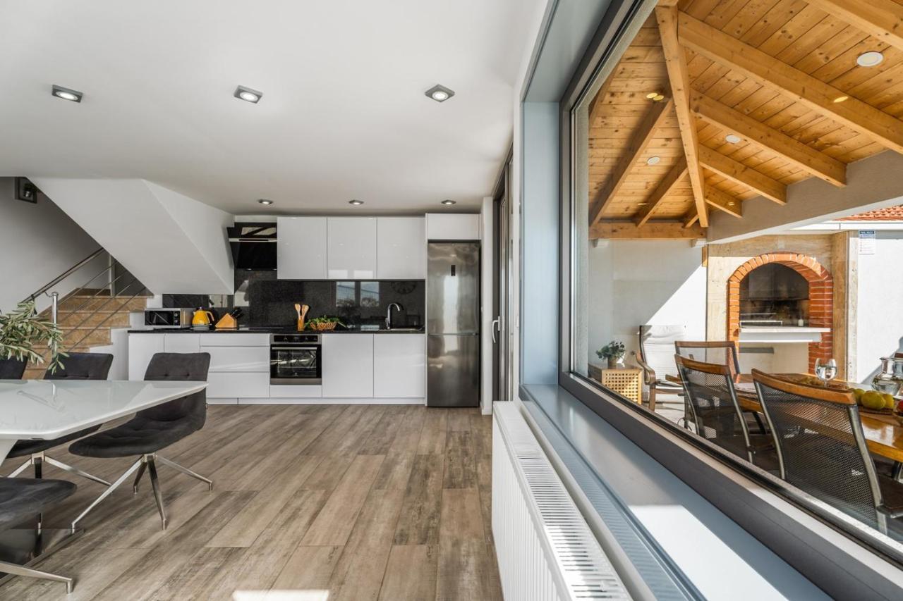 Villa Dream With Private Pool, 2 Bedrooms With En-Suite Bathrooms, Sea View Omiš Eksteriør billede